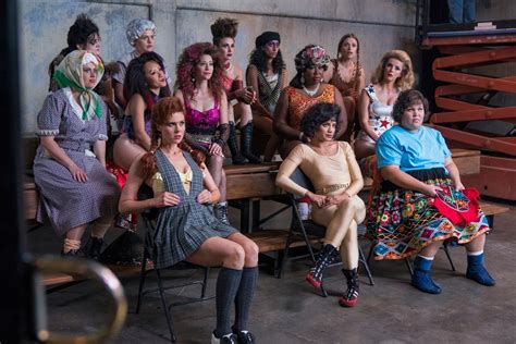 The Lesbian Romance In 'GLOW' Season 2 Helps Expand '80s Gay ...