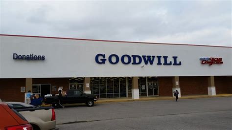 GOODWILL - Updated December 2024 - 13 Reviews - 555 Saint Andrews Rd ...