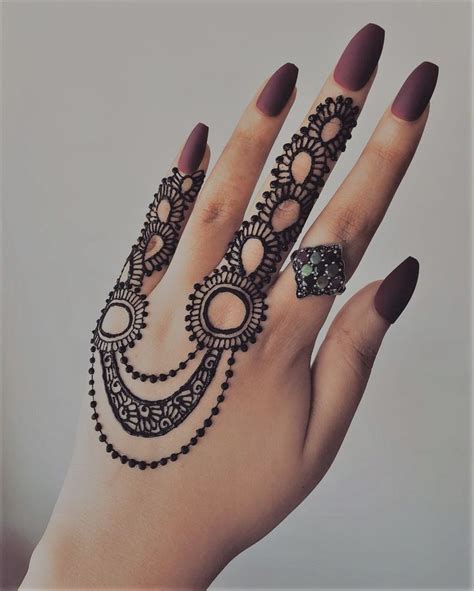 Simple Finger Mehndi Designs to Get a Minimalistic Yet Beautiful Bridal ...