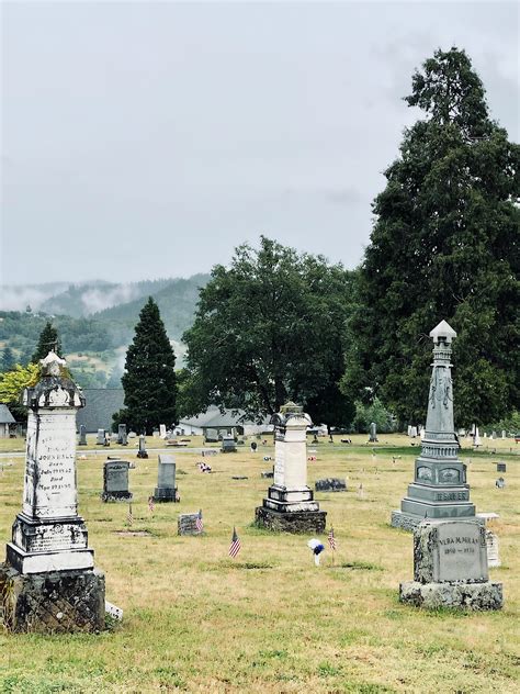 Catholic/IOOF (the road divides them) Cemetery in s. Oregon : r ...