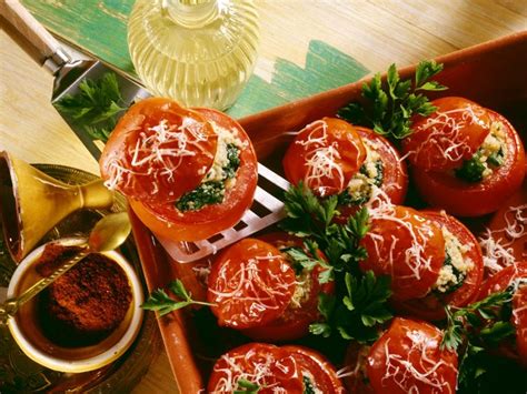 Stuffed baked tomatoes Recipe | EatSmarter