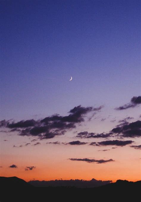 Crescent Moon Outline Stock Photos, Images and Backgrounds for Free ...