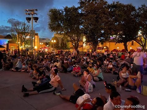 PHOTOS & VIDEOS: Fireworks Are BACK at Disney's Hollywood Studios ...