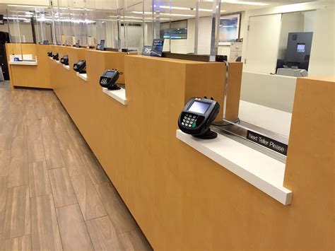 3M DI-NOC on bank teller stations. Project by Eco-Surfacing Foils ...