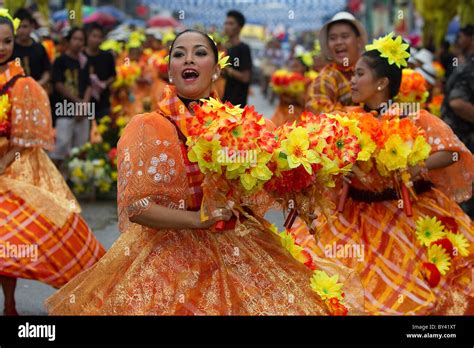 Sinulog dancer 2011 festival, Cebu City,Philippines Stock Photo - Alamy