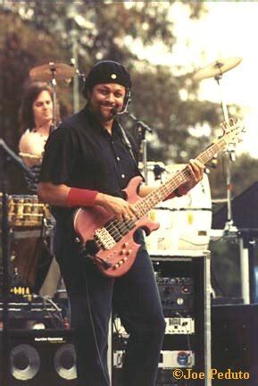 Tiran Porter (Doobie Brothers) | Know Your Bass Player