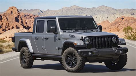 Jeep Gladiator 4xe reportedly won't go on sale until 2024 | Toyota Minis