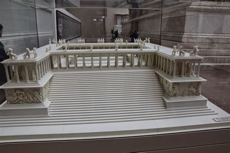 socalgalopenwallet: The magnificent Pergamon altar