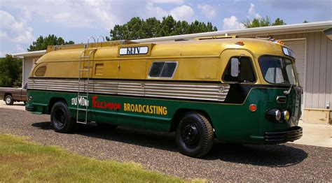 Mobile broadcasting Flxible bus restored | Hemmings Daily