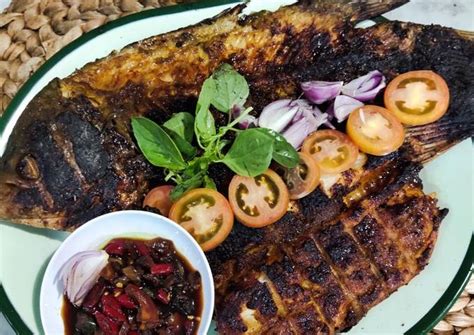 Resep Ikan Gurame Bakar Madu (bakar alami dengan arang) oleh Richa ...