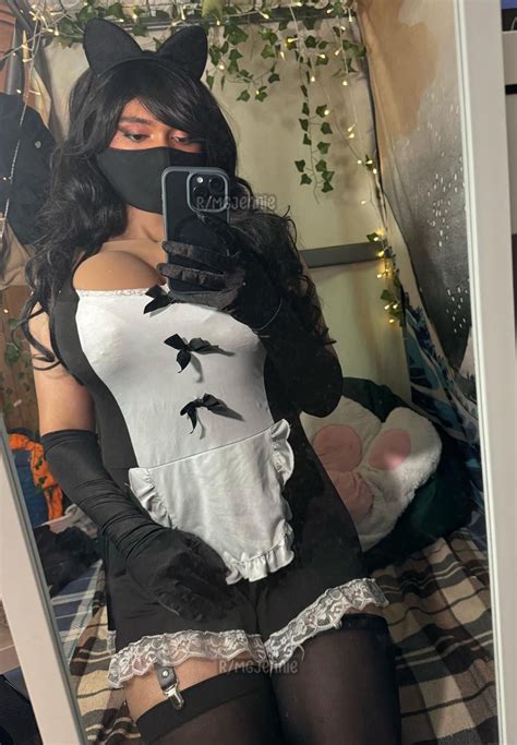 I only enjoy cleaning my room when I'm wearing my maid outfit xd : r ...