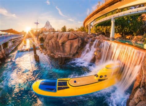 Top 10 Disneyland Attractions - Disney Tourist Blog