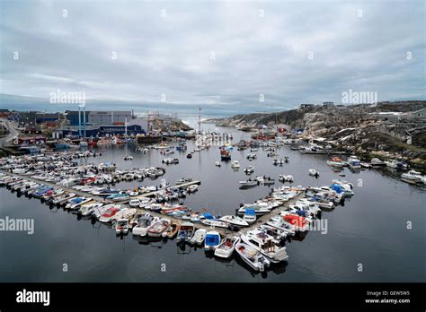 Huge Icebergs on Arctic Ocean Stock Photo - Alamy