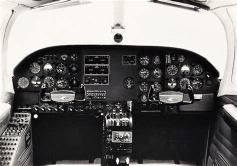 Cessna 402 Cockpit Layout