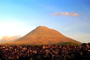 Mount Pico Volcano, Azores - Wikipedia Pico volcano stratovolcano ...