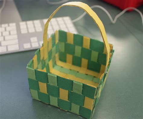 Sturdy Paper Basket (weaving) : 4 Steps - Instructables