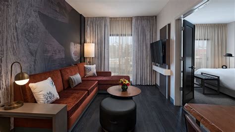 Contemporary Hotel in The Woodlands, Texas | Hyatt Centric The Woodlands