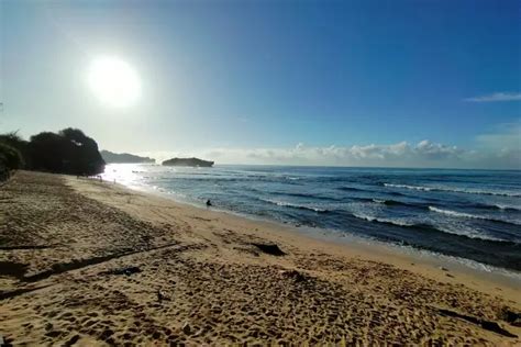 Pantai Slili, Menikmati Keindahan Pantai Eksotis yang Sarat Sejarah di ...