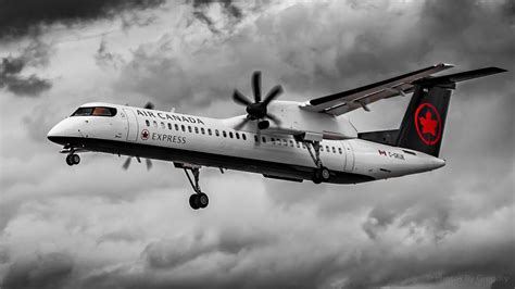 Bombardier Q400 Dash 8 landing Toronto Pearson (1920x1080) : r/aviation