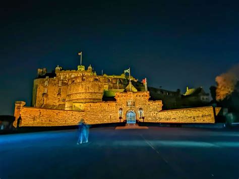 Edinburgh Castle Ghosts - Is Edinburgh Castle Haunted? - Wandering Crystal