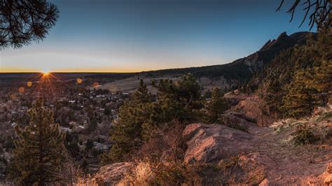 Sunrise this morning! : r/boulder