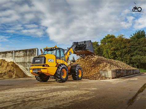 Foto JCB TM 320 van Agri Trader