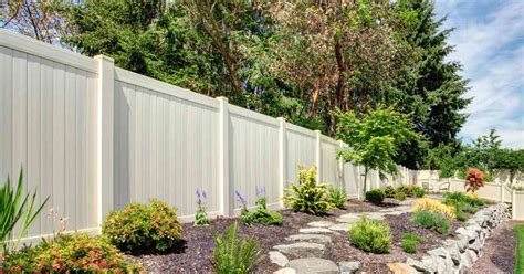 5 Backyard Fence Ideas for Style, Safety, & Privacy