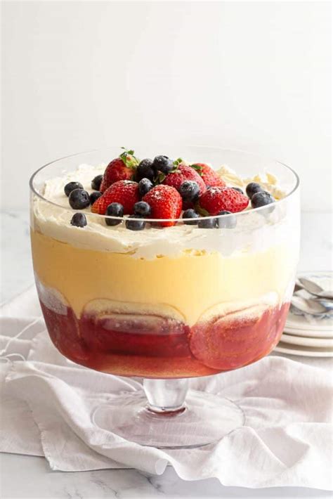 Super Easy Australian Trifle with Custard | Wandercooks