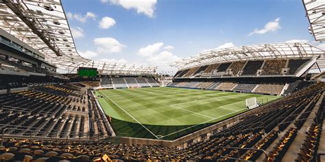 LAFC Explodes Onto L.A. Sports Scene With Beautiful Banc of California ...