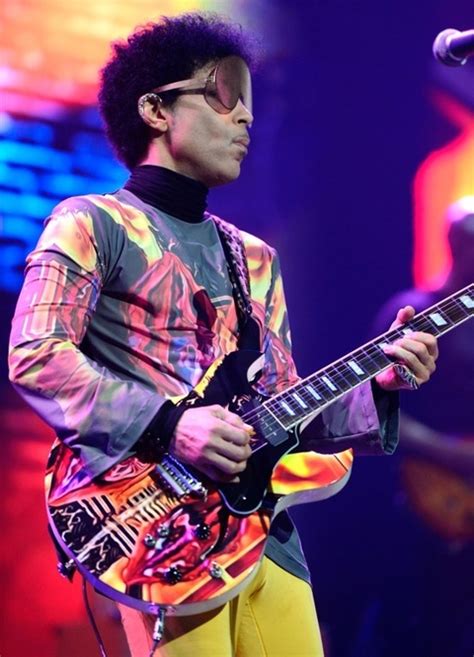 Prince's Greatest Guitars | Photo 3 | TMZ.com