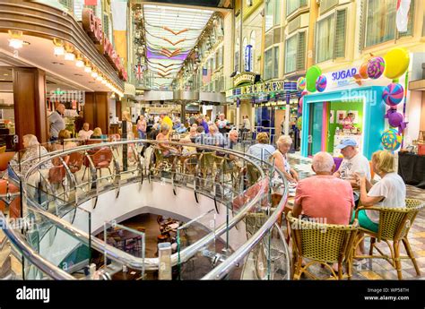 Independence of the seas Shops and passengers on the royal promenade ...