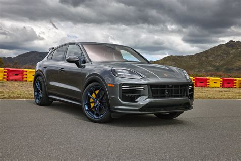 2024 Porsche Cayenne receives back-to-front update | Automotive News