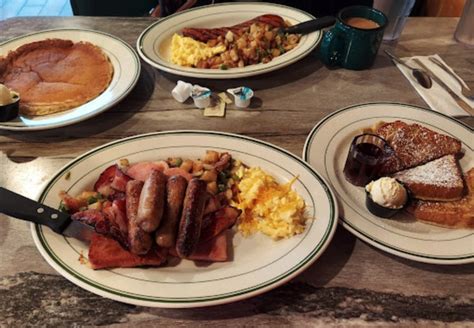 The Decadent Breakfast Plates At Lumberjacks In Northern California ...