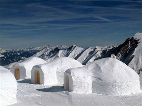 Igloos and Ice: the tiny houses of the Inuit Culture | Winter scenes ...