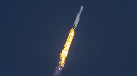 Falcon Heavy Rocket Aces First Launch in 3 Years | Extremetech