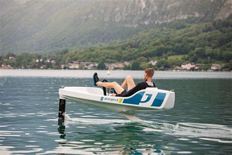 JetCycle hydrofoil is the recumbent bike that soars over water