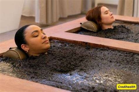 6 Surprising Health Benefits of Mud Therapy - Credihealth | Credihealth