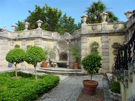 My fictional travel blog about Miami: Vizcaya Museum and Gardens, Miami