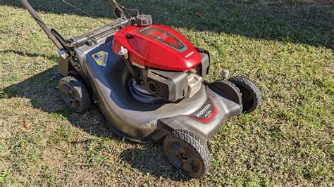 Honda HRN216VKA lawn mower review: a faster cut all round | Gardeningetc