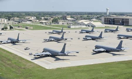 Military Bases In Kansas: A List Of All 5 Bases In KS