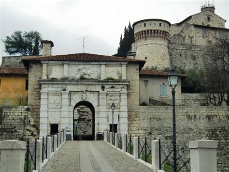 Brescia Castle (Brescia, 1588, 13th century) | Structurae