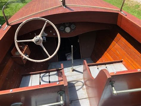 22 Feet 1941 Hutchinson Boat Works Utility - 40526 | Antique Boat America