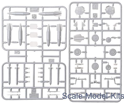 Sukhoi Su-17-ModelSvit plastic scale model kit in 1:72 scale (modelsvit ...