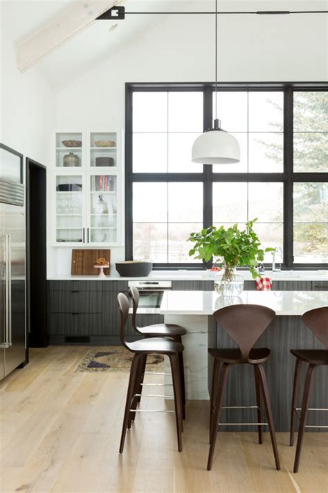 Modern Farmhouse Black Window Trim Ideas – Pickled Barrel