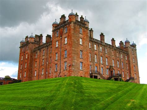 Drumlanrig Castle