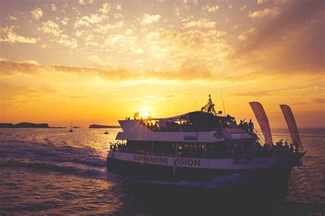 Ibiza: Sunset Beach-Hopping Boat Tour with Drinks, Snorkeling 2024