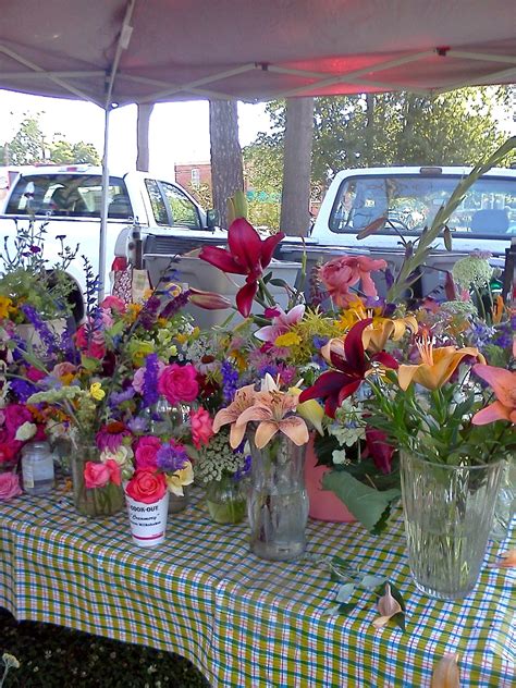 ModernJune: Farmers Market Flowers