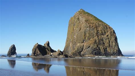 Haystack Rock at the Oregon Islands National Wildlife Refuge (U.S ...