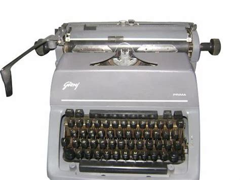 Grey Godrej Prima Fscape English and Marathi Typewriter at Rs 7500 ...