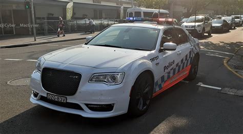 Chrysler SRT 6.4L Highway Patrol Australian Police Car : Autos